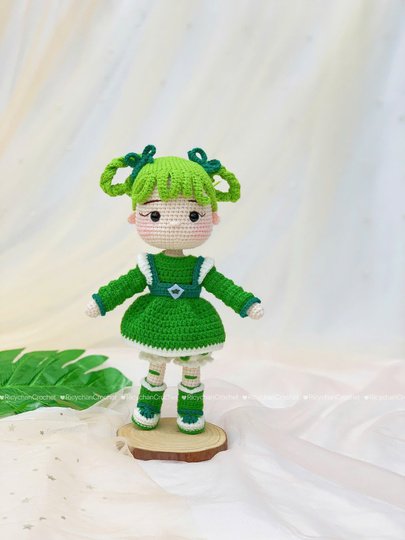 Happy Green Doll Crochet Pattern - Amigurumi Girl Doll Tutorial in English