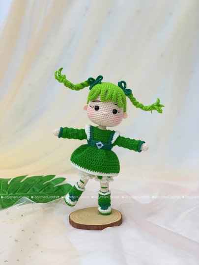 Happy Green Doll Crochet Pattern - Amigurumi Girl Doll Tutorial in English