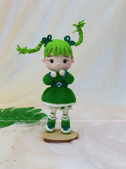 Happy Green Doll Crochet Pattern - Amigurumi Girl Doll Tutorial in English
