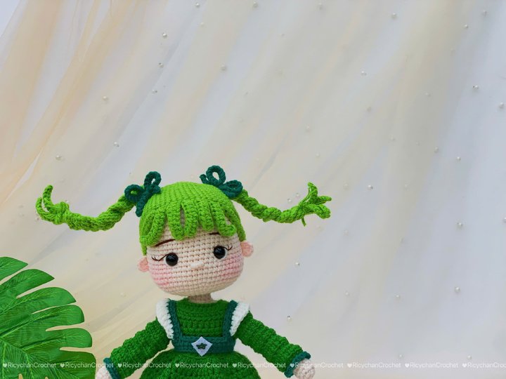 Happy Green Doll Crochet Pattern - Amigurumi Girl Doll Tutorial in English