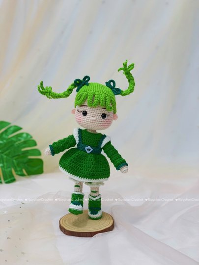 Happy Green Doll Crochet Pattern - Amigurumi Girl Doll Tutorial in English