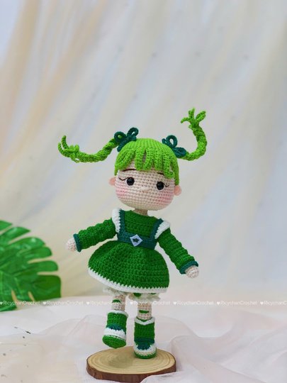 Happy Green Doll Crochet Pattern - Amigurumi Girl Doll Tutorial in English