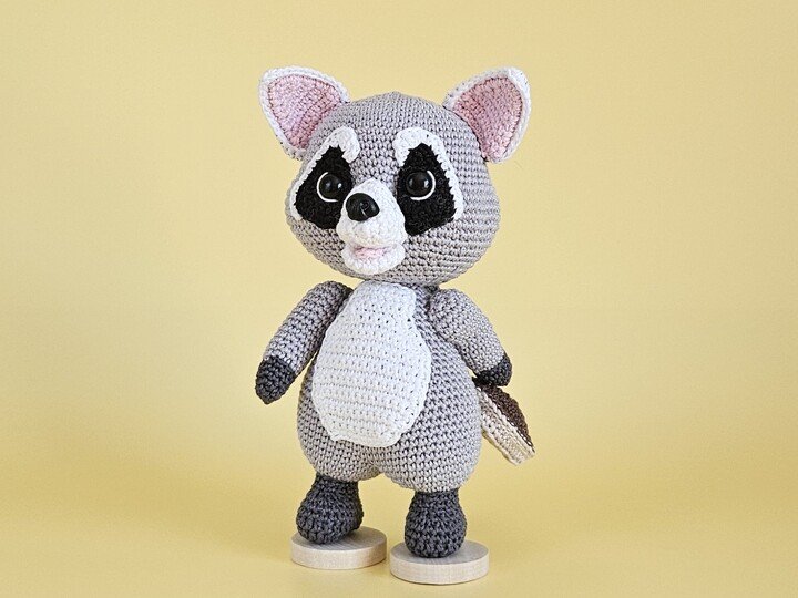 Waschbär Wasco mit Nutella-Brot Häkelanleitung Amigurumi PDF