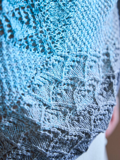 TUCH ISABELLA … AB OBERER HALSMITTE GESTRICKT