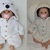 Häkelanleitung Kuschel-Anzug „Eisbär Stitchy“ für Babys (Gr. 50-92)