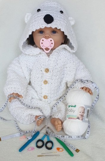 Häkelanleitung Kuschel-Anzug „Eisbär Stitchy“ für Babys (Gr. 50-92)