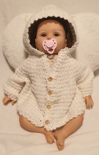 Häkelanleitung Kuschel-Anzug „Eisbär Stitchy“ für Babys (Gr. 50-92)