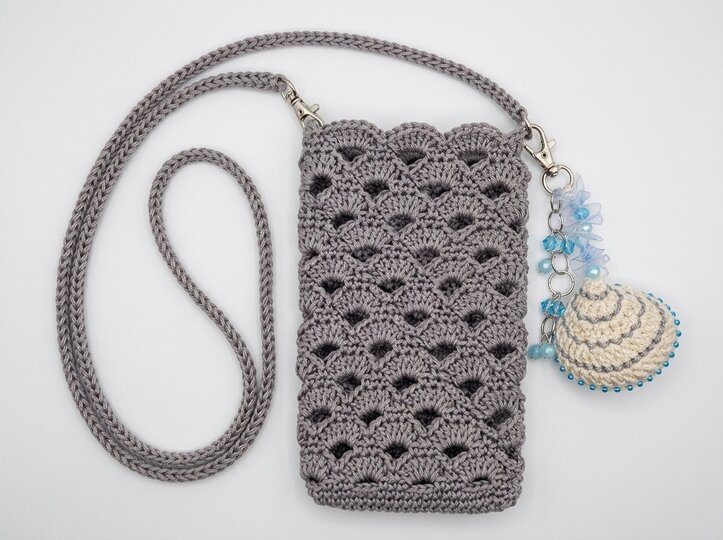 Häkelanleitung Handytasche mit Muschel-Anhänger
