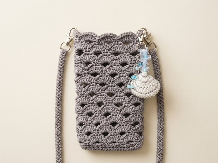 Crochet Pattern Muschelzauber – Phone Pouch with Seashell Charm