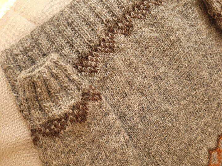 Strickanleitung Islandpullover „Alfheidur Autumn Witch“ | Ístex Léttlopi