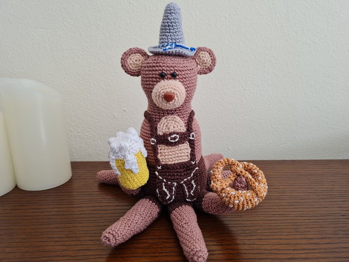 Crochet Pattern OctoBEARfest Bazi – Oktoberfest meets Octopus