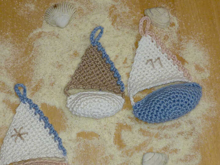 Crochet pattern pendant sailboat for maritime decoration