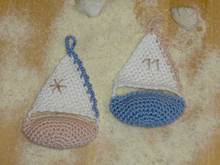 Crochet pattern pendant sailboat for maritime decoration