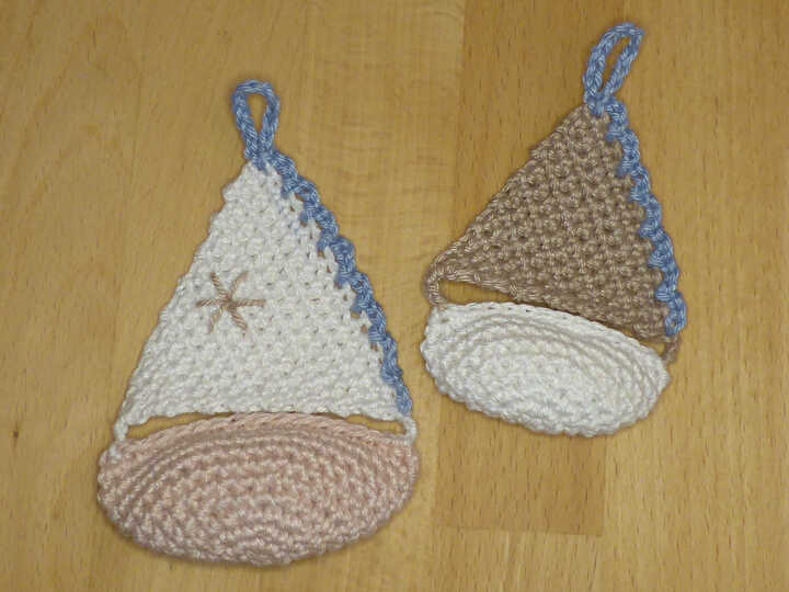 Crochet pattern pendant sailboat for maritime decoration