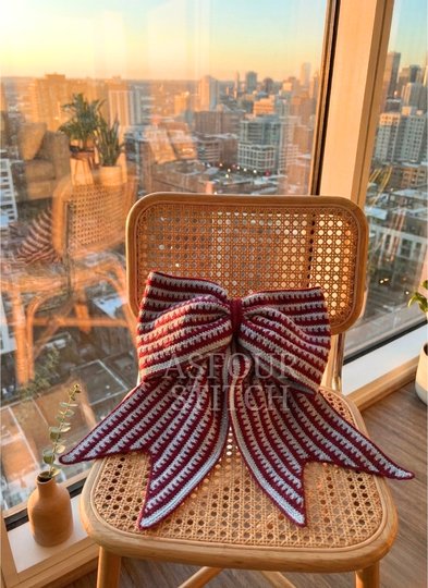 Giant Crochet Front Door Bow Pattern PDF (US & UK terms) and Video Tutorial