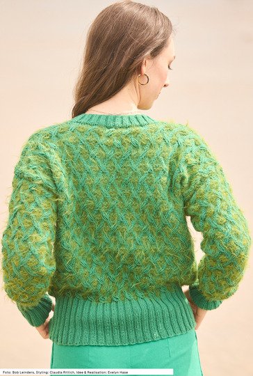 Muster-Pulli im Materialmix