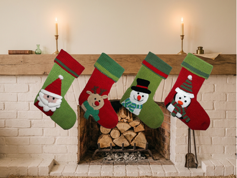 Crochet Christmas Stockings – Four to Hang Up and Fill (EN & DE)