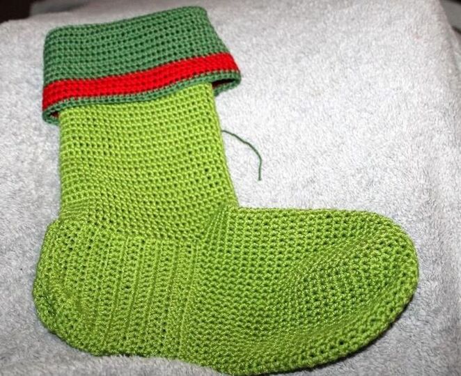 Crochet Four Christmas Stockings – Set Pattern in English & German