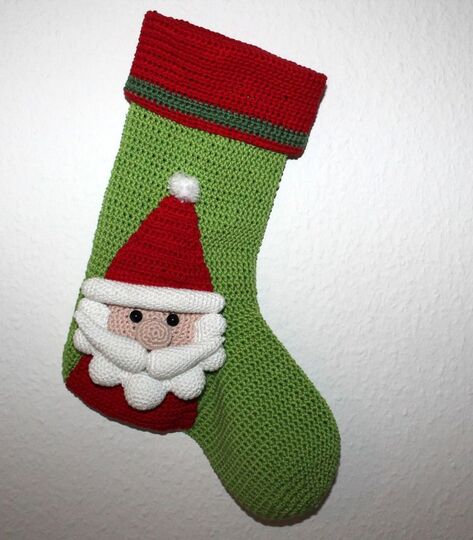 Vier Weihnachtssocken häkeln – Set-Anleitung auf Deutsch & Englisch
