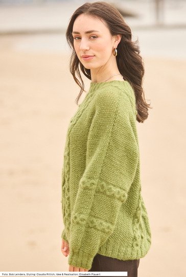 Pullover mit Zopfmustern