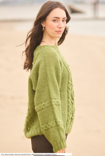 Pullover mit Zopfmustern