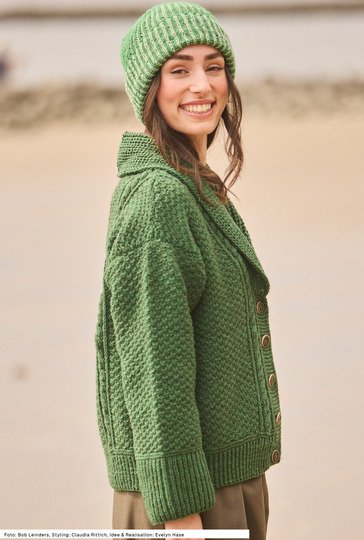 Jacke mit Schalkragen und Patentmütze