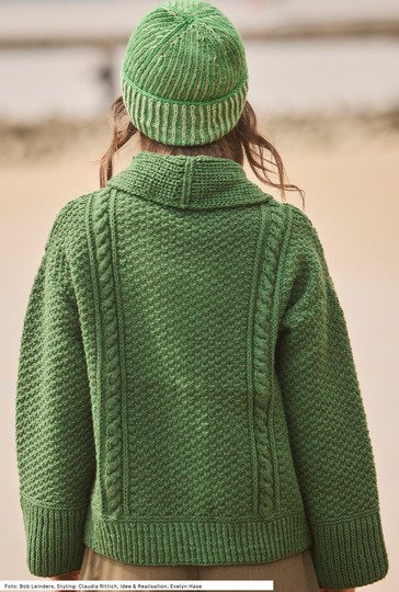 Jacke mit Schalkragen und Patentmütze