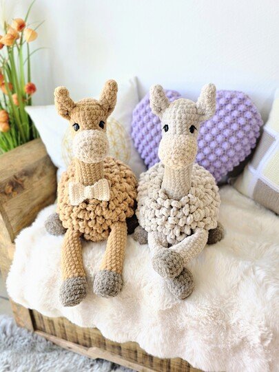 Lama mit Schleife - Häkelanleitung PDF - großes Kuscheltier