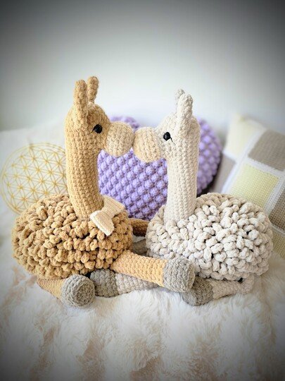 Lama mit Schleife - Häkelanleitung PDF - großes Kuscheltier