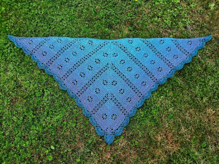 Crochet pattern shawl Alex