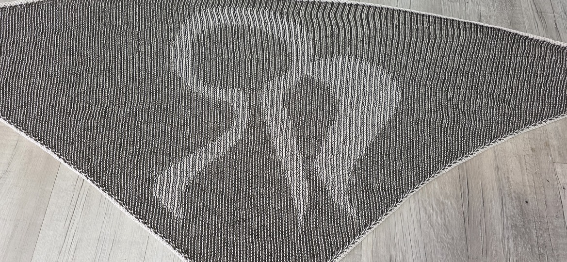 Virgin, Shadow Knitting, Illusion Knitting, Motif Shawl