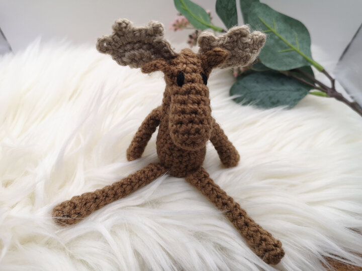 Mini-Moose crochet pattern by NiggyArts