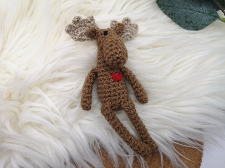 Mini-Moose crochet pattern by NiggyArts