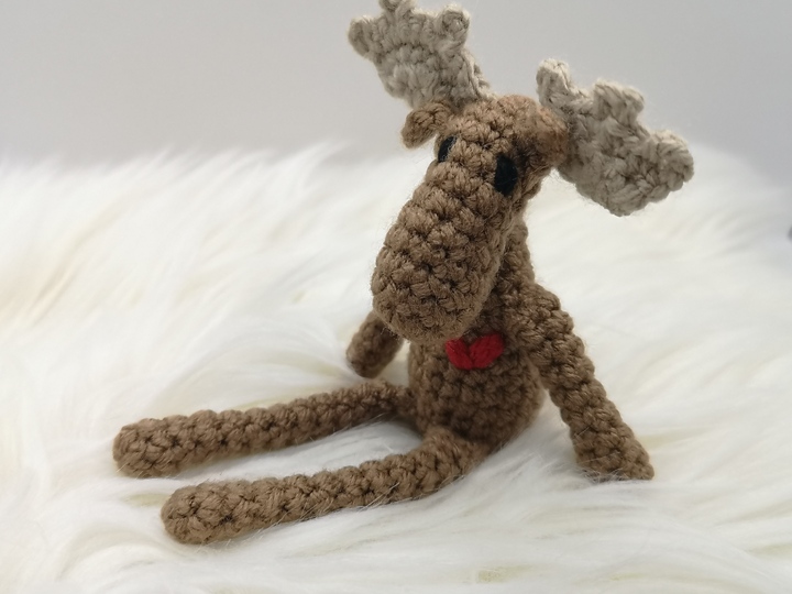 Mini-Moose crochet pattern by NiggyArts