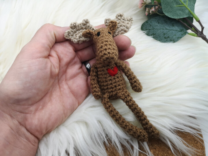 Mini-Moose crochet pattern by NiggyArts