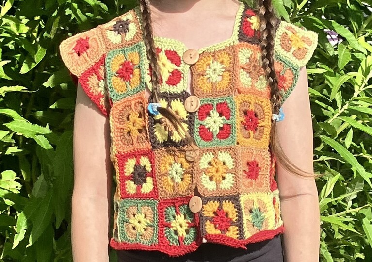 Weste aus Grannysquares für Kinder - Häkelanleitung