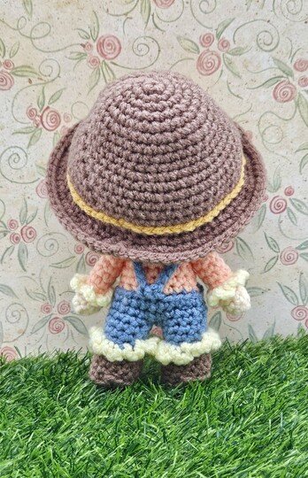 Wally the Scarecrow- Crochet English Pattern