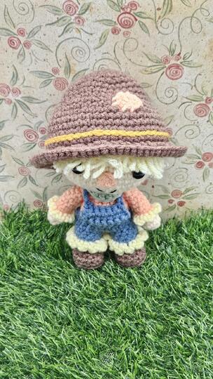 Wally the Scarecrow- Crochet English Pattern