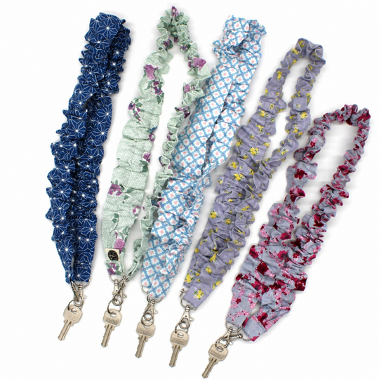 Nähanleitung Handyband Schlüsselband im Scrunchie-Style