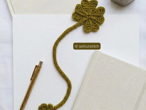 Clover Bookmark Crochet Pattern, US & UK terms (Pdf Pattern and Video)