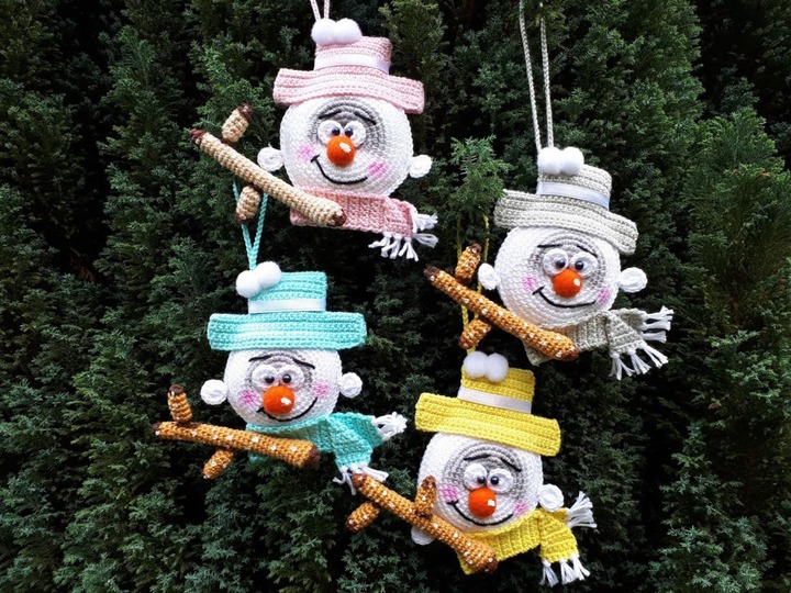 Snowman Christmas Tree Ornament - English Crochet Pattern PDF