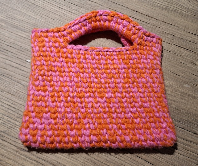 Crochet a Tablet Bag – Chunky Bag Pattern in Knit Stitch (EN & DE)