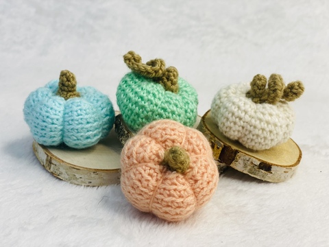 Mini Pumpkin Crochet Pattern, Cute Keychain / Autumn Home Decor
