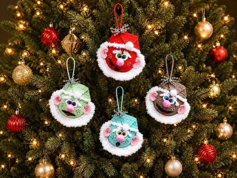 Witzige Weihnachtsmann-Kugel – Deutsche Häkelanleitung als PDF