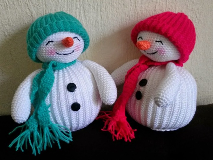 Gehäkelter Amigurumi-Schneemann – Deutsche Häkelanleitung als PDF