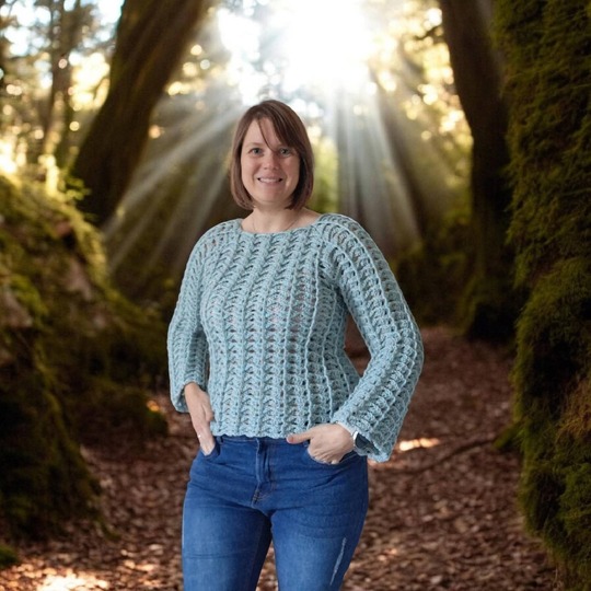 Mareo Sweater – a top-down raglan with a striking textured pattern