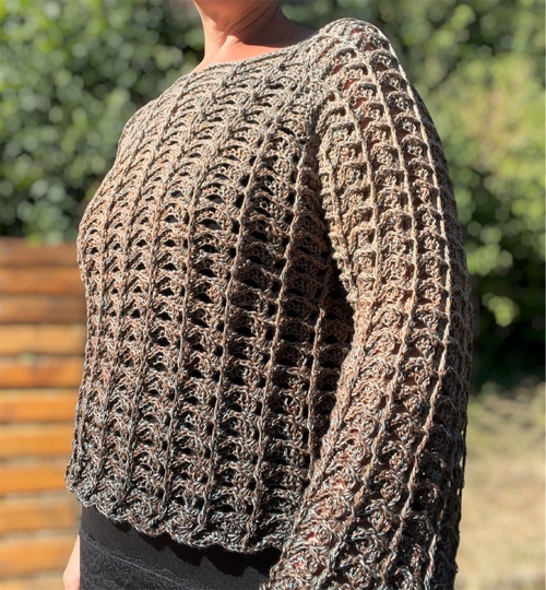 Mareo Sweater – a top-down raglan with a striking textured pattern