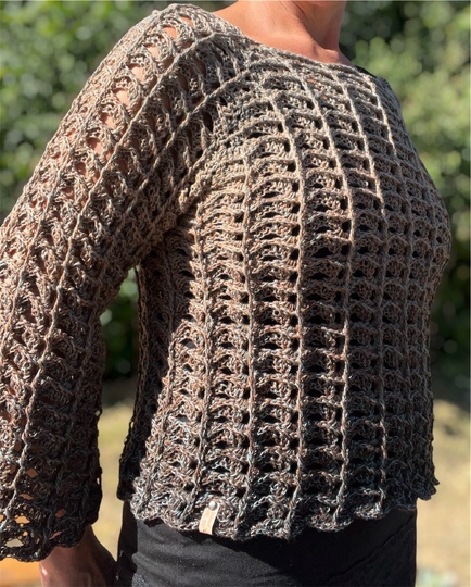 Mareo Sweater – a top-down raglan with a striking textured pattern