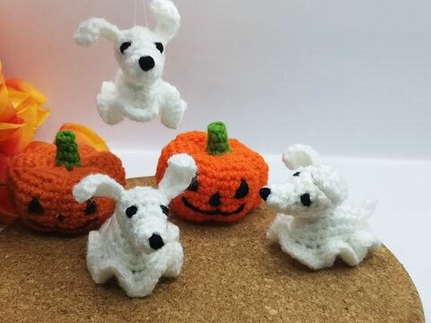 Ghost Dog + Pumpkin - Crochet Pattern by NiggyArts