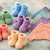 2er-Set: Häkel-Pumphose & gestrickte Babyschuhe – PDF-Anleitungen